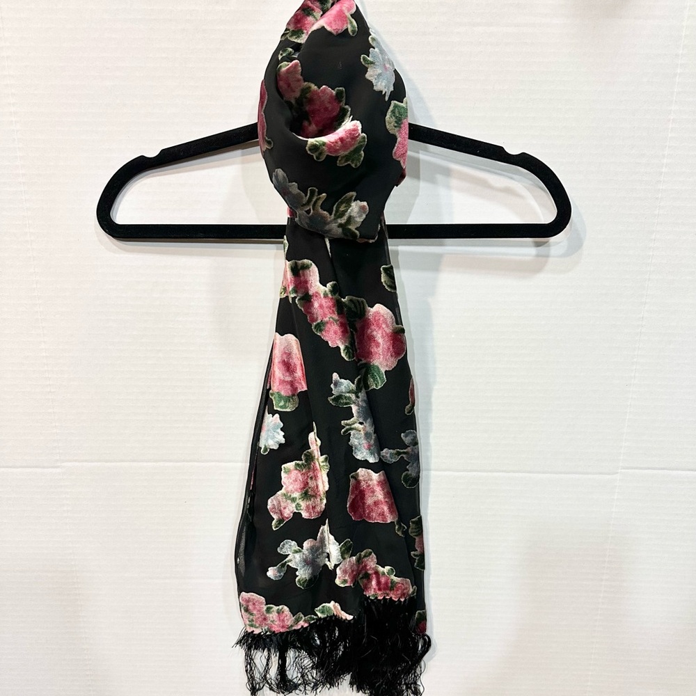 Silk and velvet rose red & green, with blk fringe - Picture 9 of 9